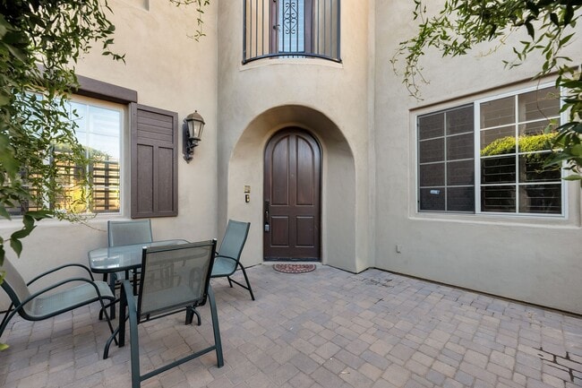 Building Photo - Highly Upgraded SPACIOUS home in desirable Aviano in Desert Ridge!