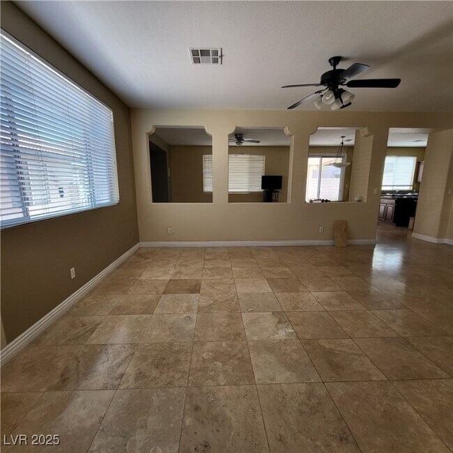 Foto del edificio - 9957 Ridgehaven Ave