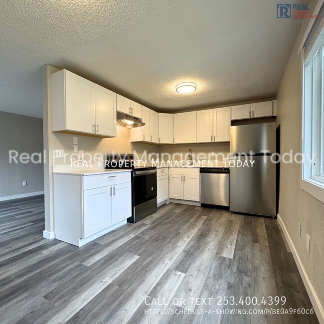 Building Photo - Newly Remodeled Apartment In Olympia!