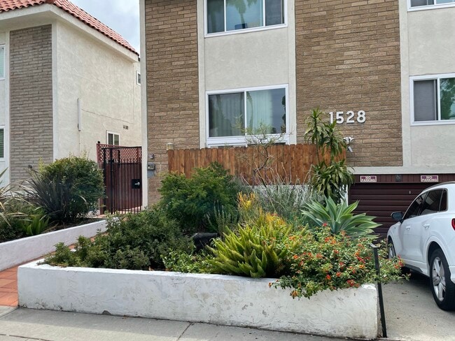 Building Photo - 1528 Berkeley St