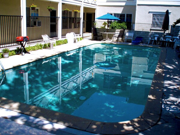 Foto del edificio - 4265 Coldwater Canyon Ave