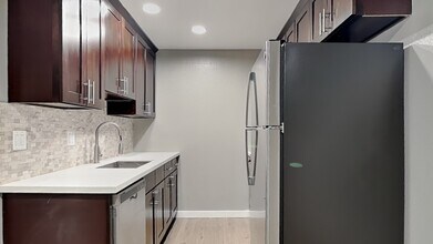 Building Photo - 1105 S Woodlawn St