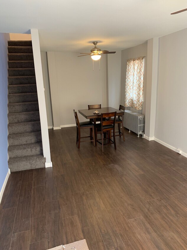 Foto principal - 3296 Tilton St