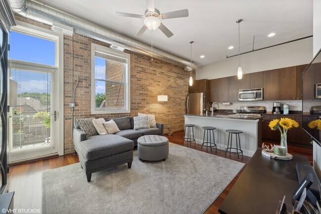 Foto del edificio - 3133 N Lakewood Ave