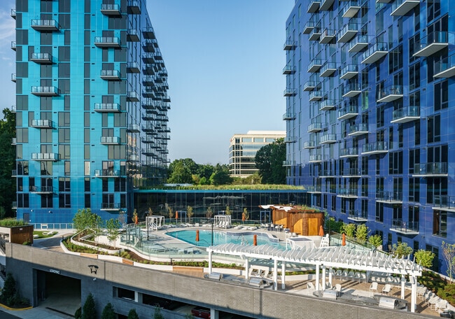 Building Photo - Exo