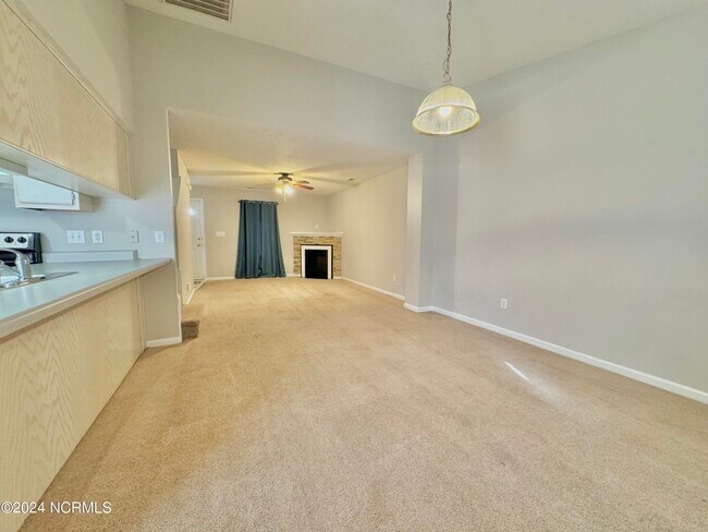 Foto del edificio - 321 Winners Cir S