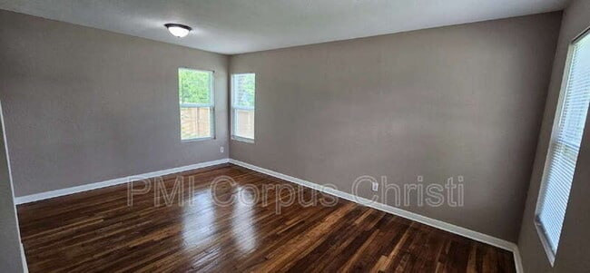Building Photo - 638 Sharon Dr