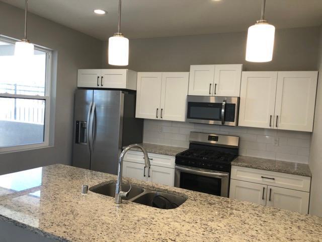 Foto del edificio - 4595 Villa Loma Ln NE