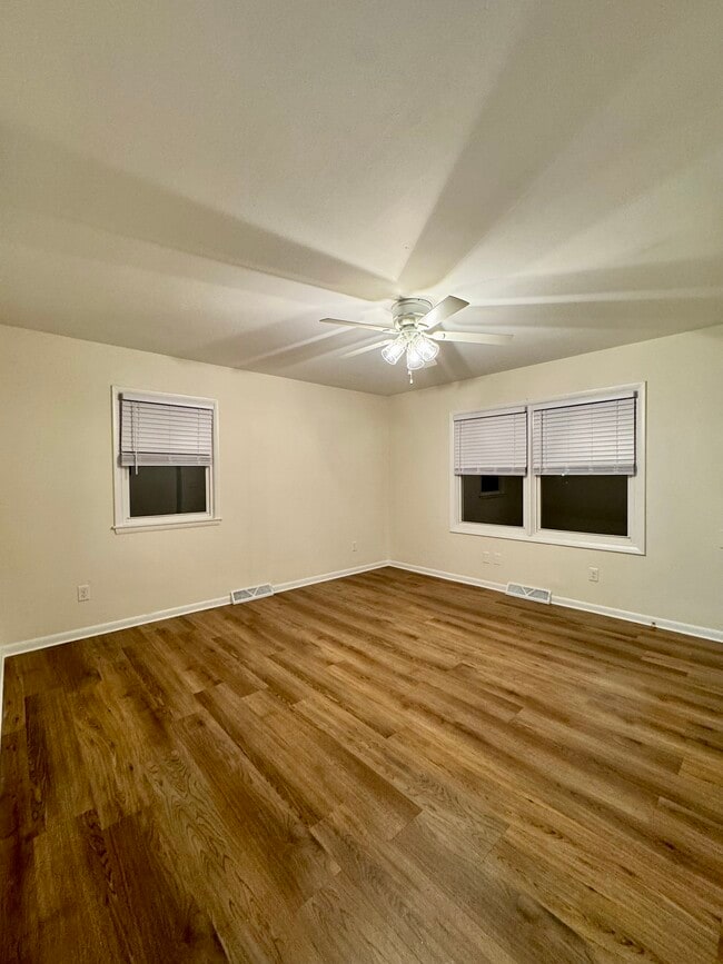 Living Room - 2025 Burton Ave