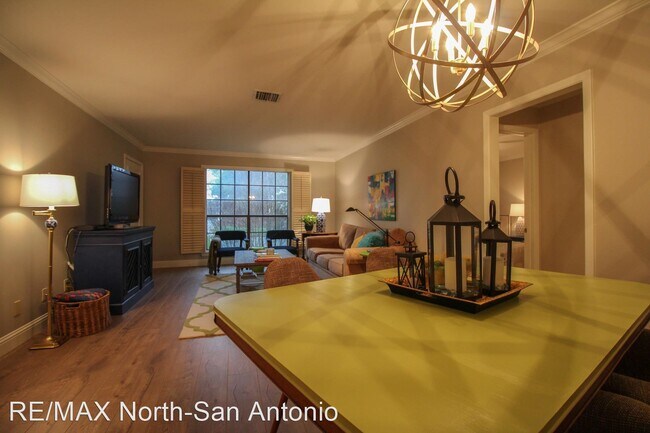 Building Photo - 2 br, 2 bath House - 7926 Broadway St  106A