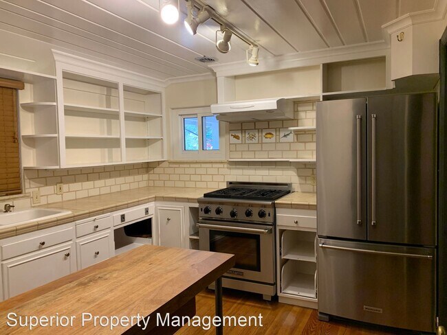 Building Photo - 4 br, 2 bath House - 907 Frontier Park Ave.