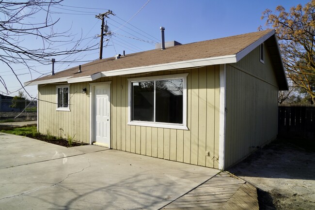 Building Photo - 1850 Corregidor Ave
