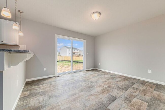 Building Photo - 58228 Silvergrass Dr