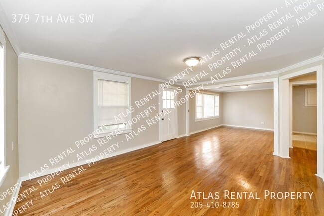 Building Photo - 379 7th Ave SW