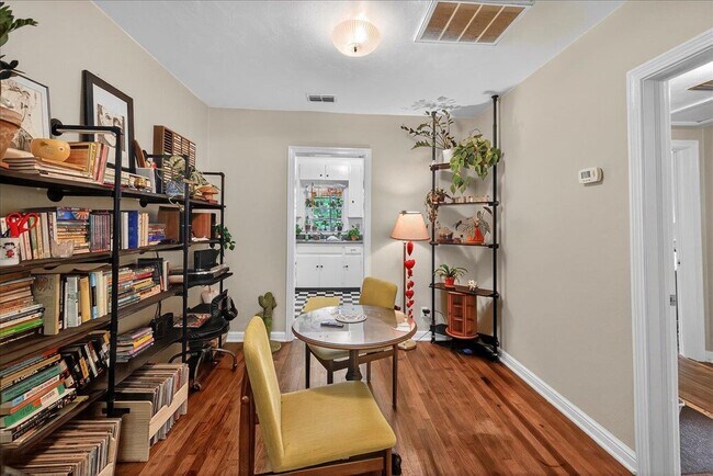 Foto del edificio - 1454 S Gadsden St