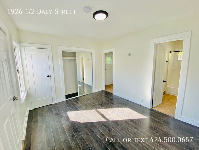 Foto del edificio - 1926 1/2 Daly Street-