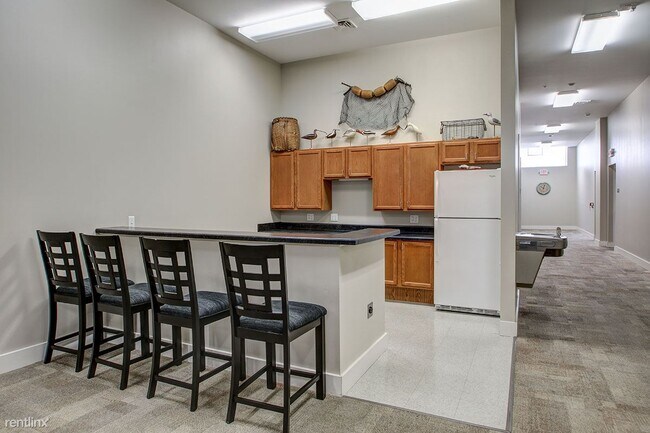 Building Photo - 2 br, 1 bath  - Lloyd House