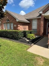 Building Photo - 2319 Glenmoor Dr