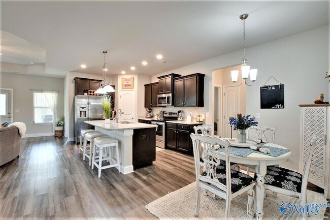 Foto del edificio - 155 Grey Fawn Trail