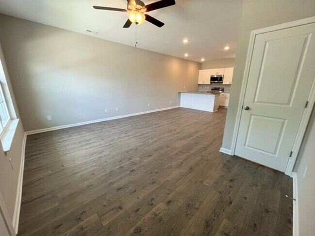 Foto del edificio - Brand New Townhome