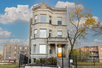 Building Photo - 5536 S King Dr