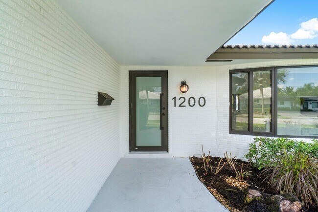 Foto del edificio - 1200 SW 8th St