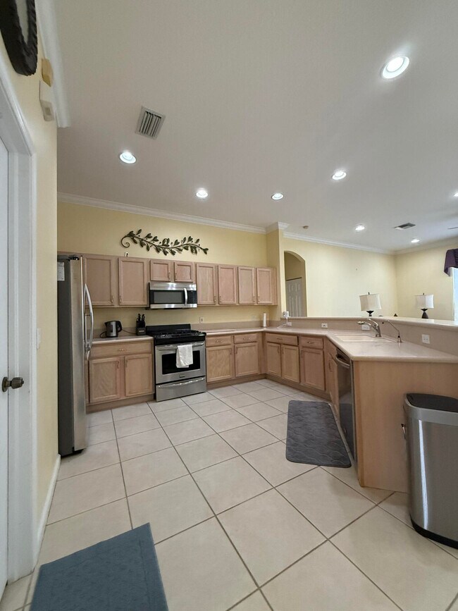 Building Photo - 408 North Key Lime Square SW