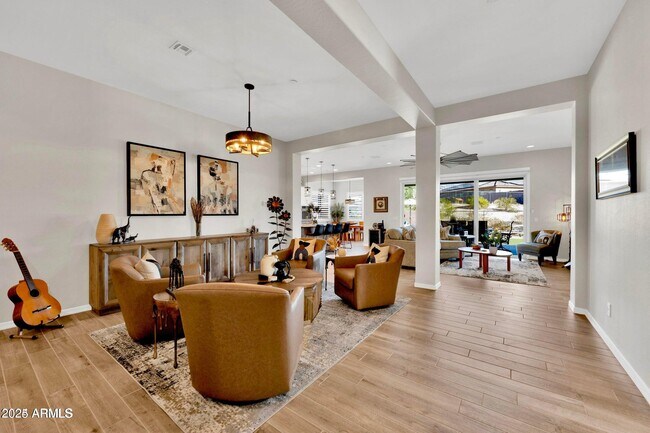 Foto del edificio - 2453 N 211th Ln