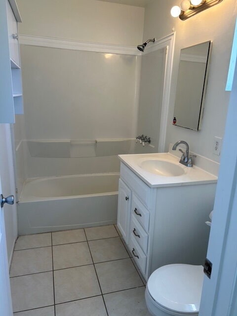 Primary Photo - Renovated Upstairs 1-Bedroom with Private ...