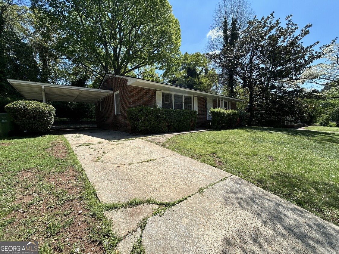 Primary Photo - 779 Casplan St SW