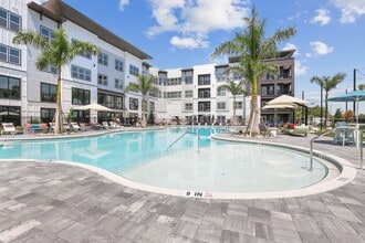 Building Photo - Paros Vineland