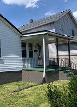 Building Photo - 92 Feathers Ave