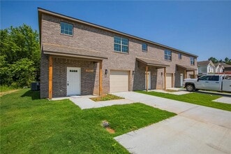 Building Photo - 1903 Azlin Pl