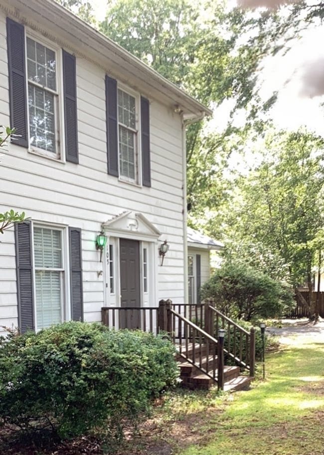 Building Photo - 105 Demille Dr