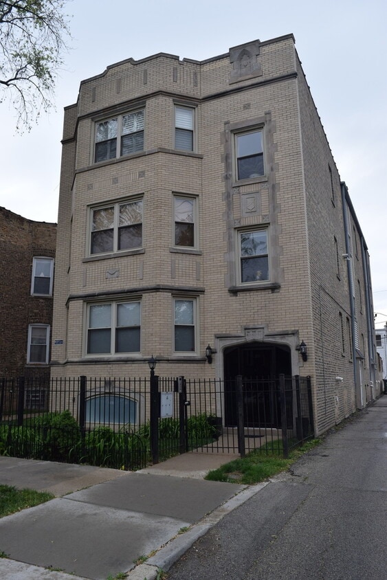 2615 N Harding Ave Unit 3, Chicago, IL 60647 Condo for Rent in