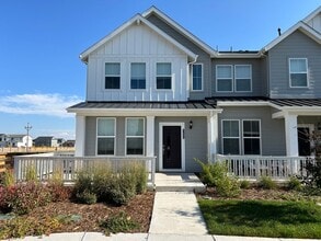 Building Photo - 5498 Euclid Dr