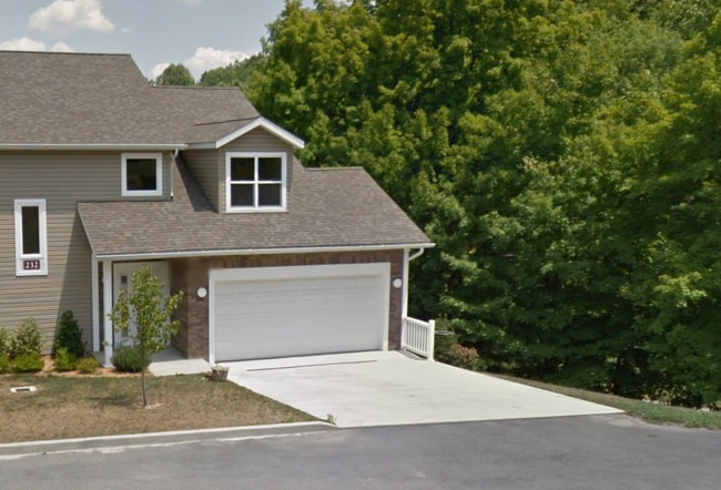 Building Photo - 232 Newberry Ln