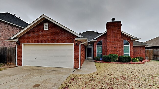Building Photo - 4 Bedroom 2 Bathroom Home in Edmond School...