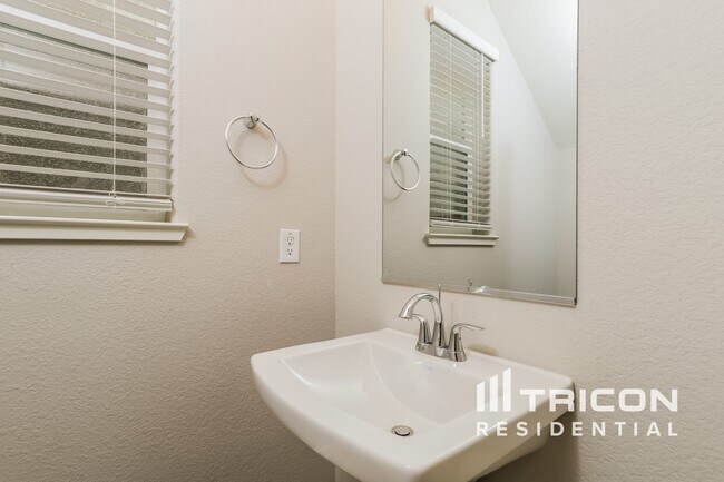 Foto del edificio - 2075 Comstock Ln