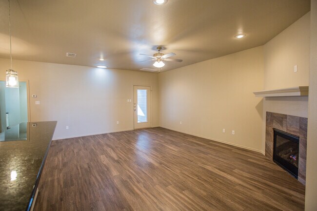 Building Photo - Pre-Leasing - Eye-Catching Home with a Bathroom in Every Bedroom!