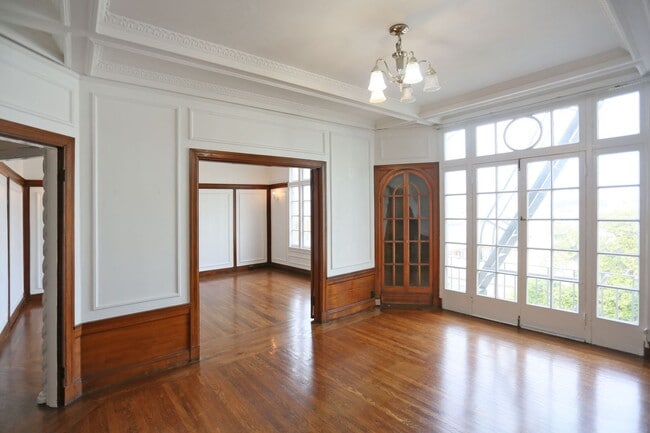 Building Photo - 1538 Green St