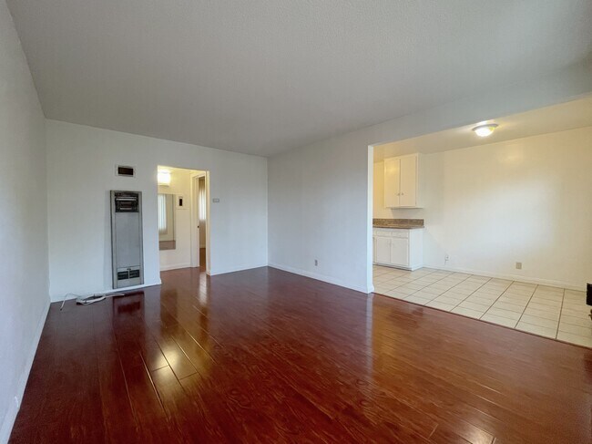 Building Photo - 860 Brightwood St