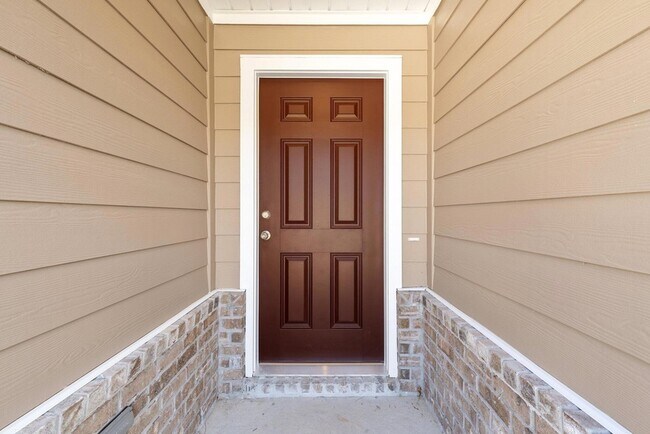 Foto del edificio - 511 Whispering Creek Ave