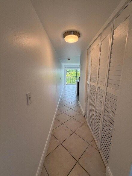 Foto del edificio - 9500 SW 3rd St