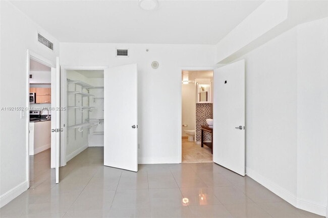 Building Photo - 350 S Miami Ave