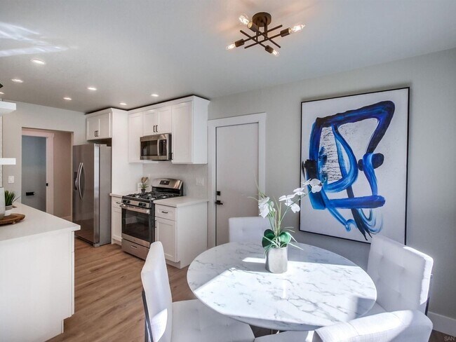 Building Photo - 4 Bedroom Single Family Home in San Diego