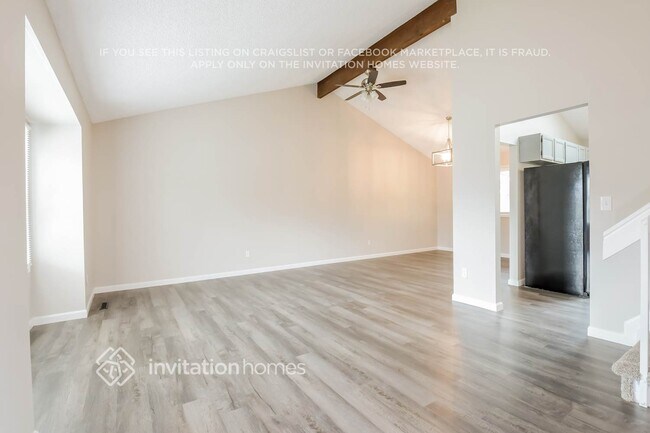 Foto del edificio - 18233 E Berry Dr