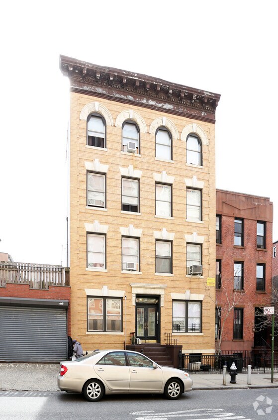 Foto principal - 637 Henry St