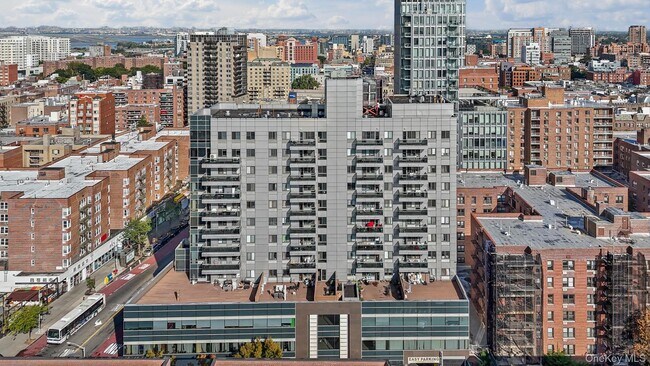 Foto del edificio - 136-19 Franklin Ave