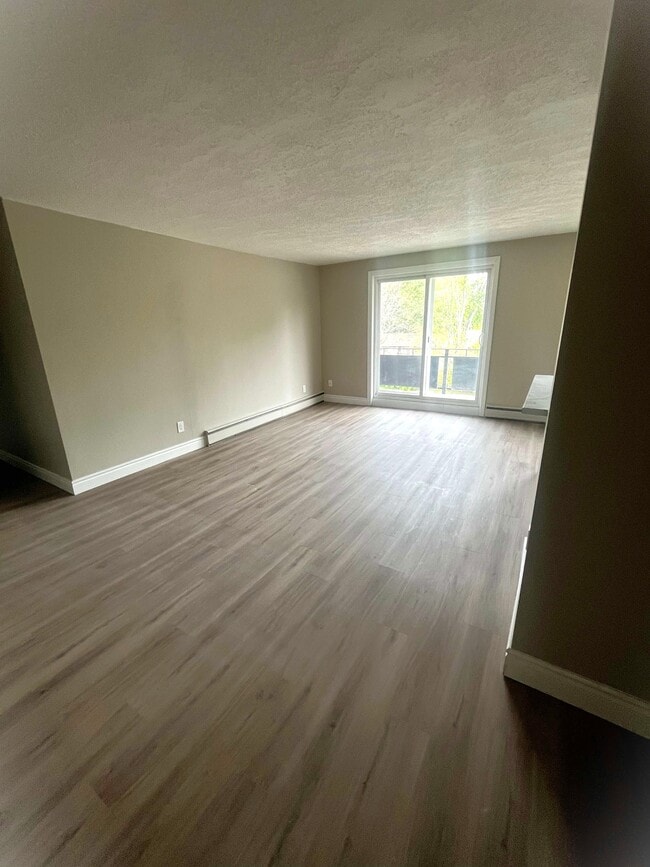 Building Photo - 1064 Brenchley St